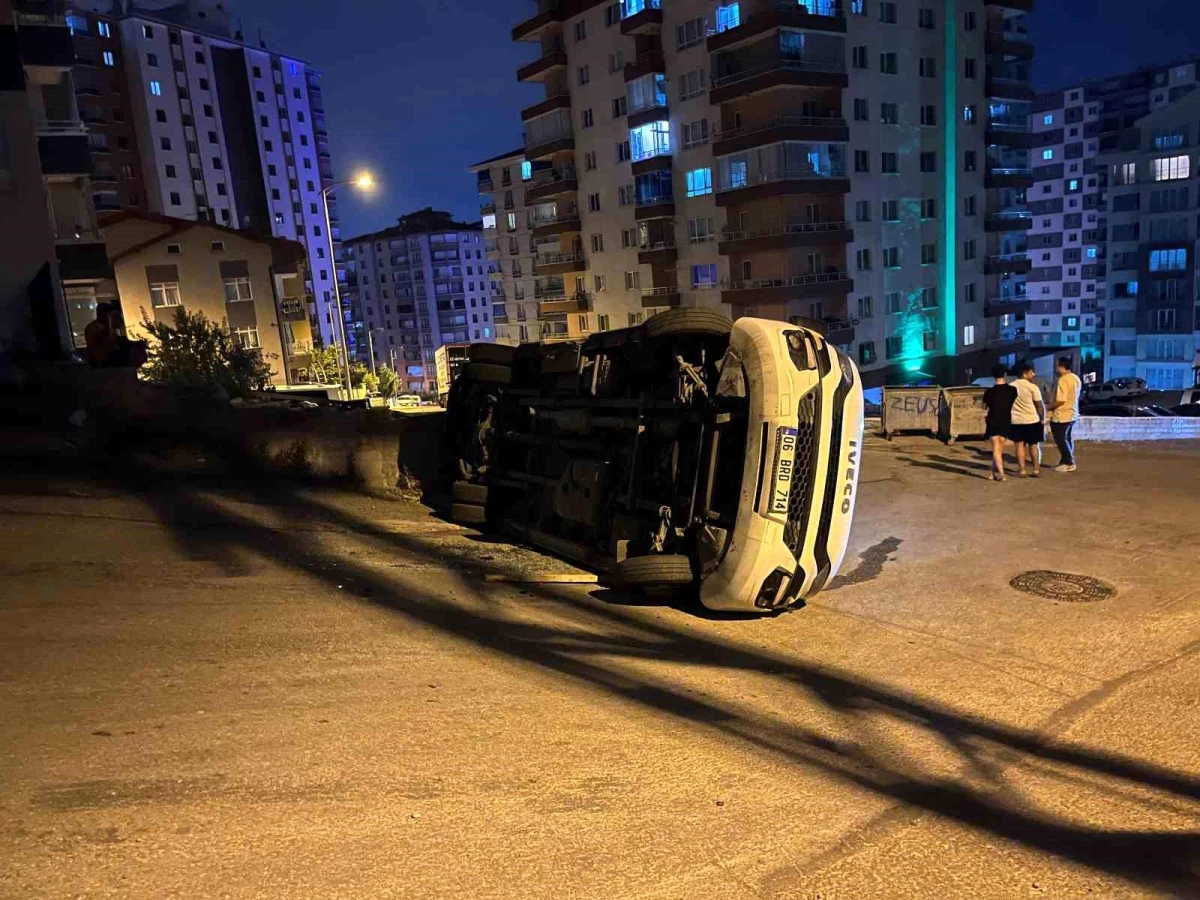 Ankara Yenimahalle’de Servis Araç Kazası